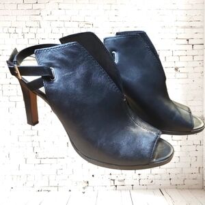Vince Camuto Black Leather Peep Toe Heeled Sandals 7.5M | Strappy Buckle Mules